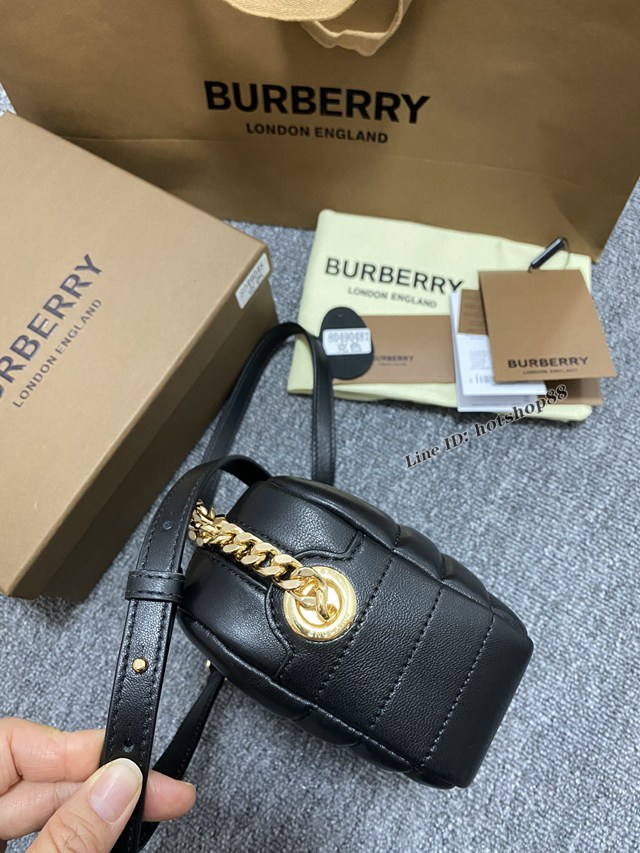 Burberry專櫃新款絎縫款Lola蘿納相機包 巴寶莉羔羊皮小斜挎女包 yxb1089